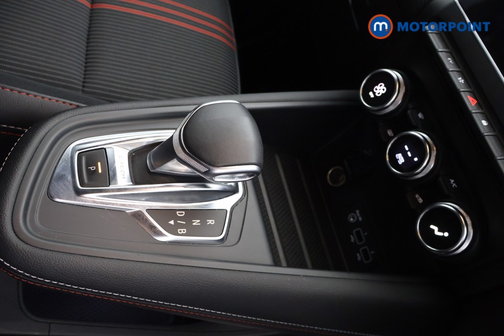 Renault Captur R.S. Line Automatic Petrol Plug-In Hybrid SUV - Stock Number (1636137) - 6th supplementary image