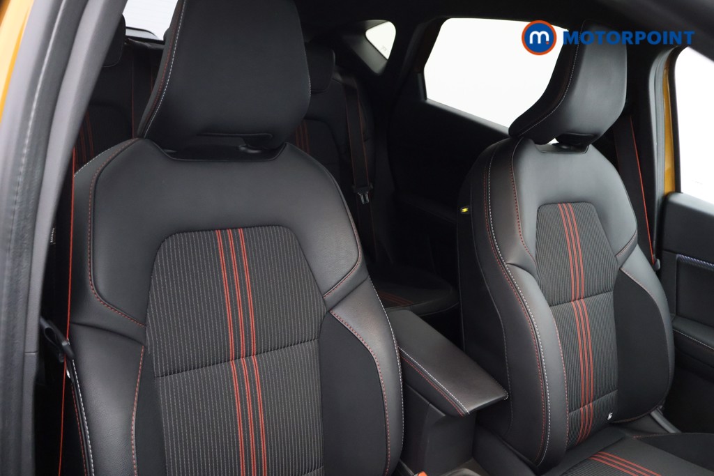 Renault Captur R.S. Line Automatic Petrol Plug-In Hybrid SUV - Stock Number (1636137) - 9th supplementary image