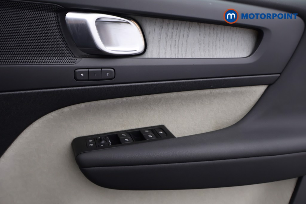 Volvo Xc40 Inscription Pro Automatic Petrol SUV - Stock Number (1636603) - 8th supplementary image