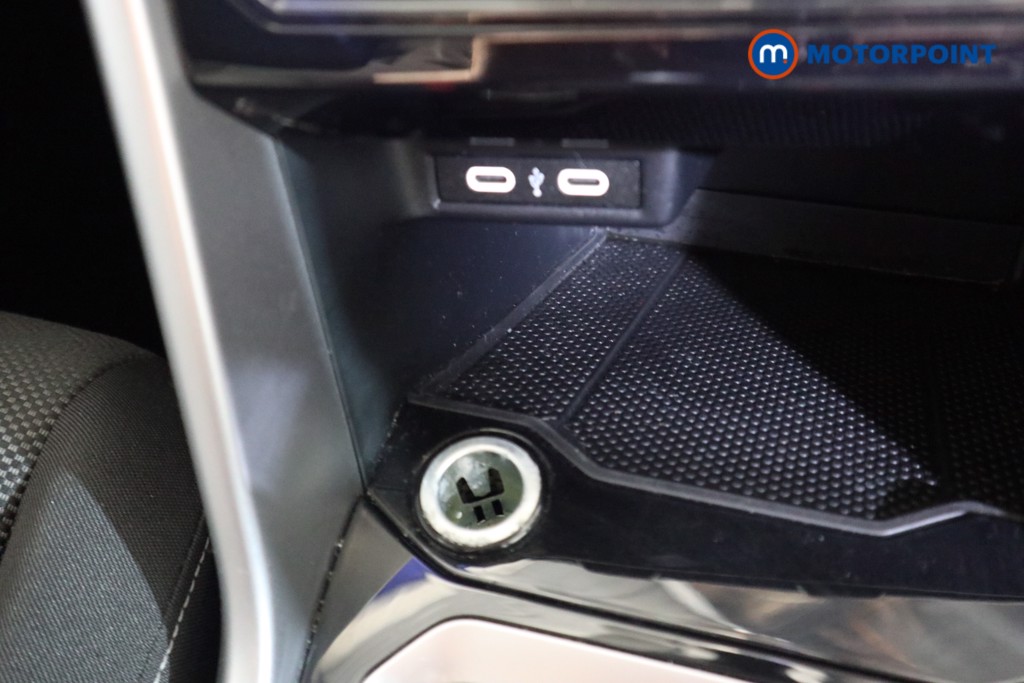 Volkswagen T-Roc Life Manual Petrol SUV - Stock Number (1636829) - 8th supplementary image