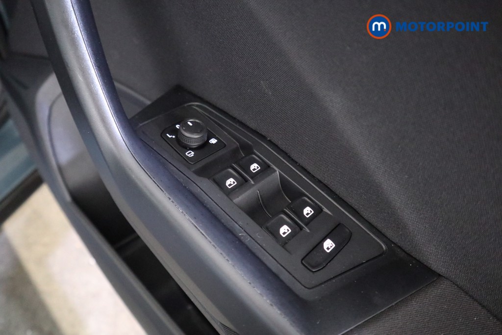 Volkswagen T-Roc Life Manual Petrol SUV - Stock Number (1636829) - 14th supplementary image