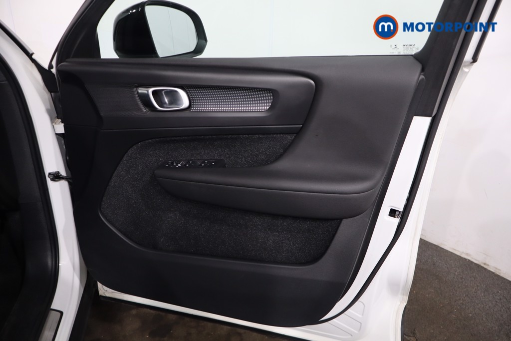 Volvo Xc40 R Design Manual Petrol SUV - Stock Number (1637832) - 23rd supplementary image