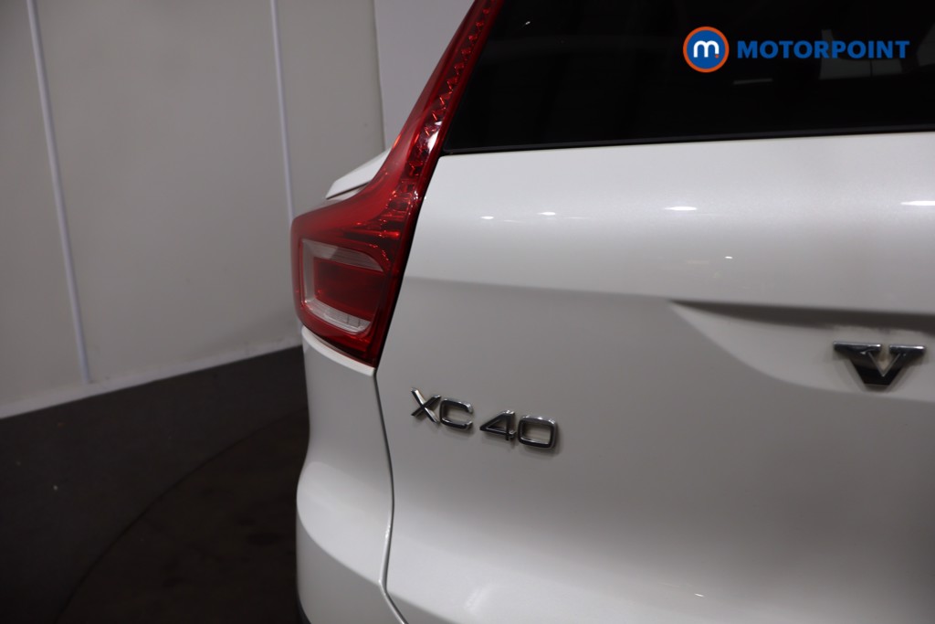 Volvo Xc40 R Design Manual Petrol SUV - Stock Number (1637832) - 35th supplementary image