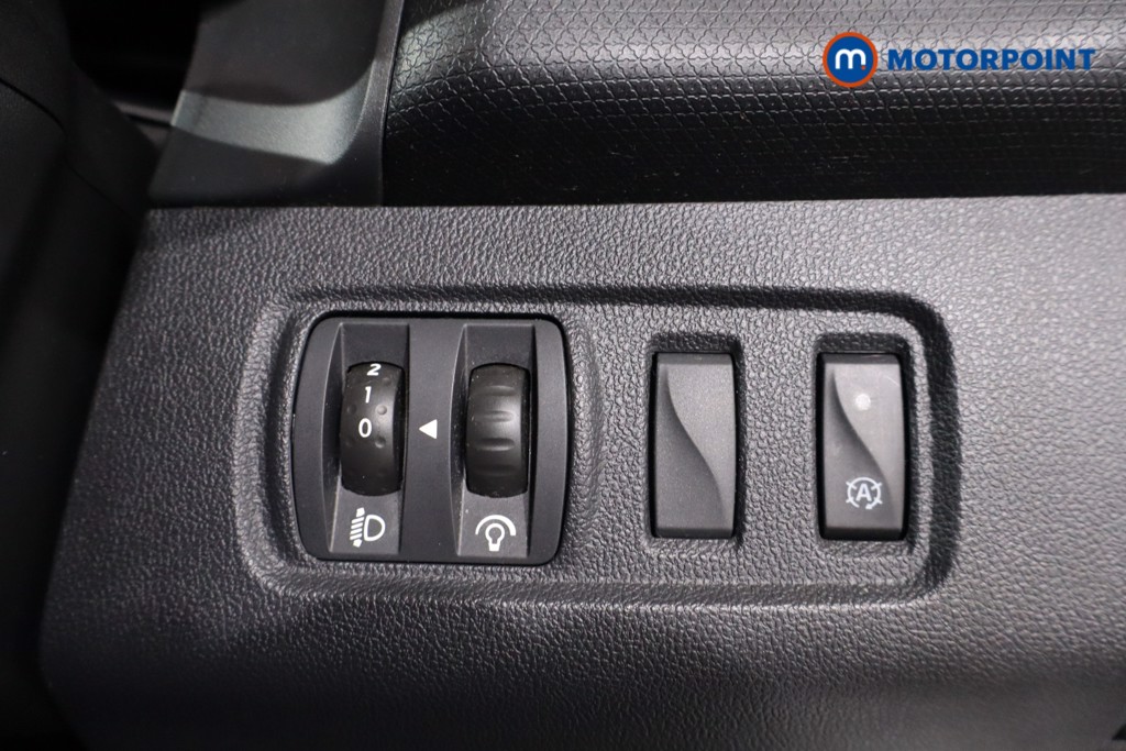 Renault Clio Play Manual Petrol Hatchback - Stock Number (1638070) - 17th supplementary image