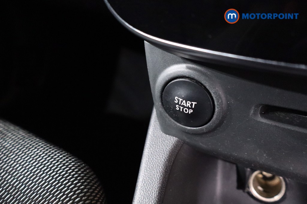 Renault Clio Play Manual Petrol Hatchback - Stock Number (1638070) - 20th supplementary image