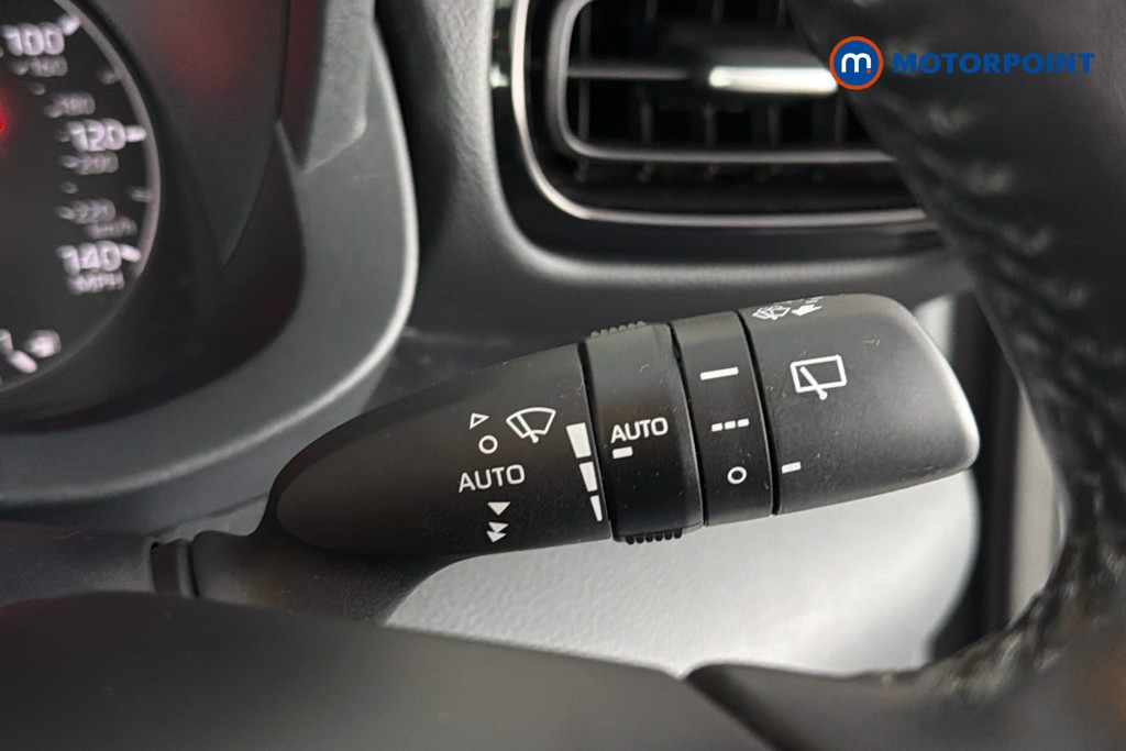 Toyota Yaris Icon Automatic Petrol-Electric Hybrid Hatchback - Stock Number (1638557) - 7th supplementary image