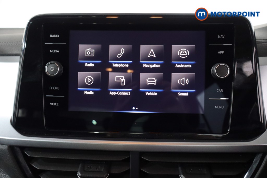 Volkswagen T-Roc Life Manual Petrol SUV - Stock Number (1638640) - 2nd supplementary image