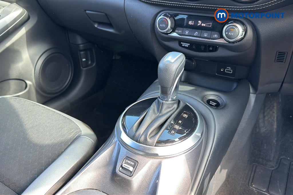 Nissan Juke N-Connecta Automatic Petrol-Electric Hybrid SUV - Stock Number (1639401) - 15th supplementary image