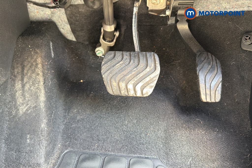 Nissan Juke N-Connecta Automatic Petrol-Electric Hybrid SUV - Stock Number (1639401) - 24th supplementary image