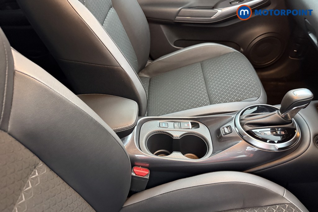 Nissan Juke N-Connecta Automatic Petrol-Electric Hybrid SUV - Stock Number (1626832) - 12th supplementary image