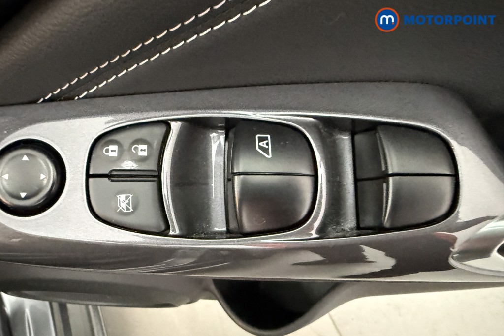 Nissan Juke N-Connecta Automatic Petrol-Electric Hybrid SUV - Stock Number (1626832) - 15th supplementary image