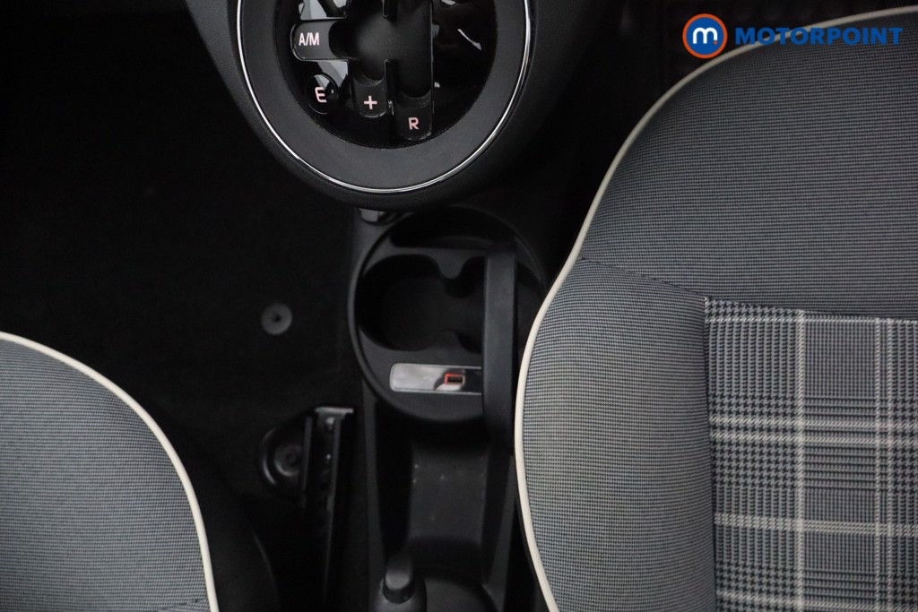 Fiat 500 Lounge Automatic Petrol Hatchback - Stock Number (1628040) - 5th supplementary image