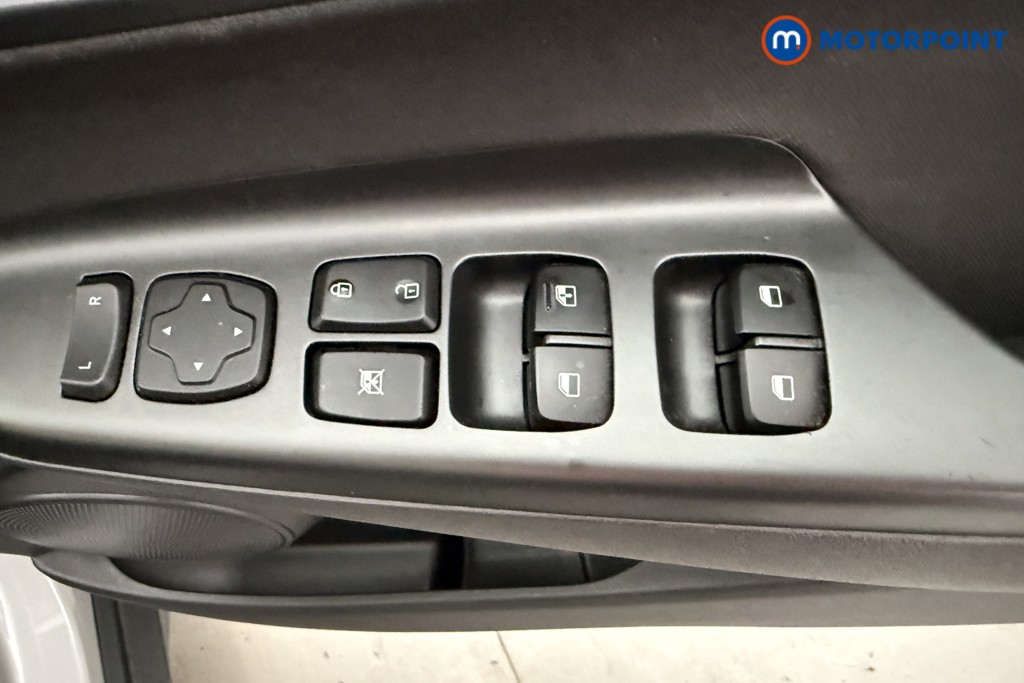 Hyundai Kona Se Connect Manual Petrol SUV - Stock Number (1628354) - 15th supplementary image