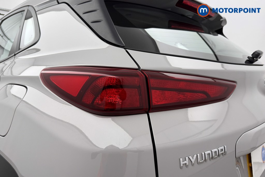 Hyundai Kona Se Connect Manual Petrol SUV - Stock Number (1628354) - 19th supplementary image