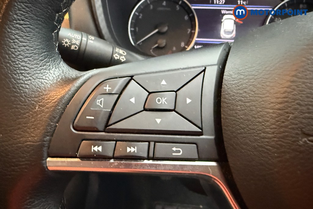 Nissan Juke N-Connecta Manual Petrol SUV - Stock Number (1628446) - 3rd supplementary image