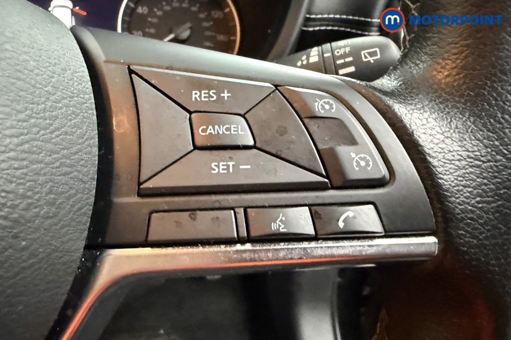 Nissan Juke N-Connecta Manual Petrol SUV - Stock Number (1628446) - 4th supplementary image