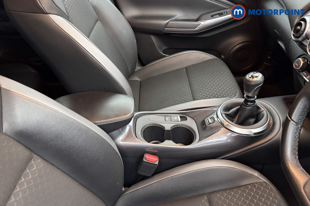 Nissan Juke N-Connecta Manual Petrol SUV - Stock Number (1628446) - 12th supplementary image
