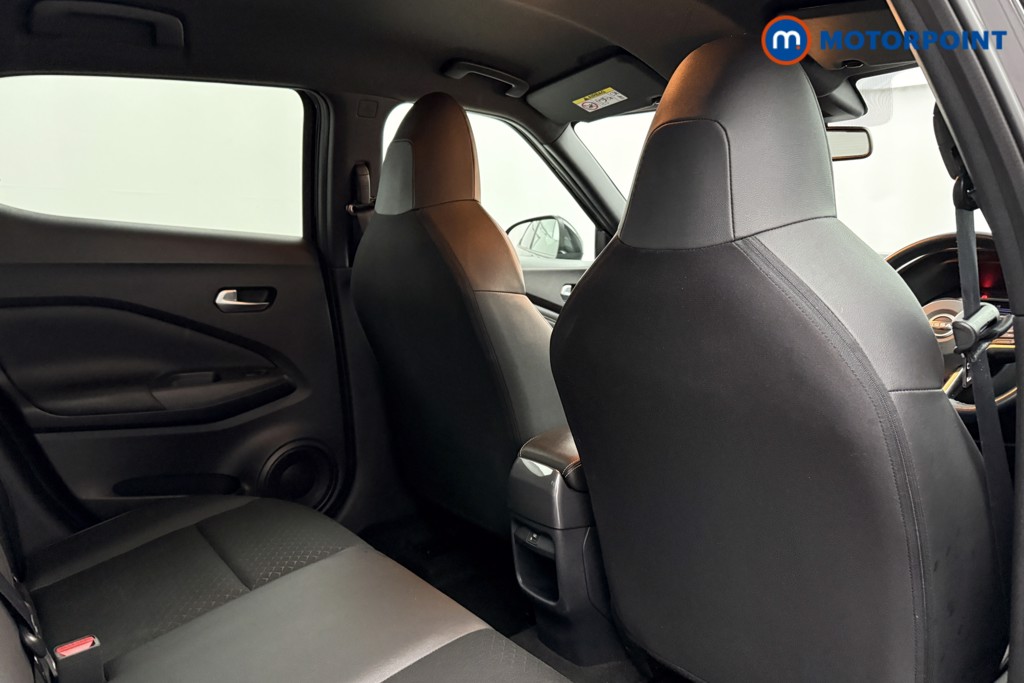 Nissan Juke N-Connecta Manual Petrol SUV - Stock Number (1628446) - 16th supplementary image