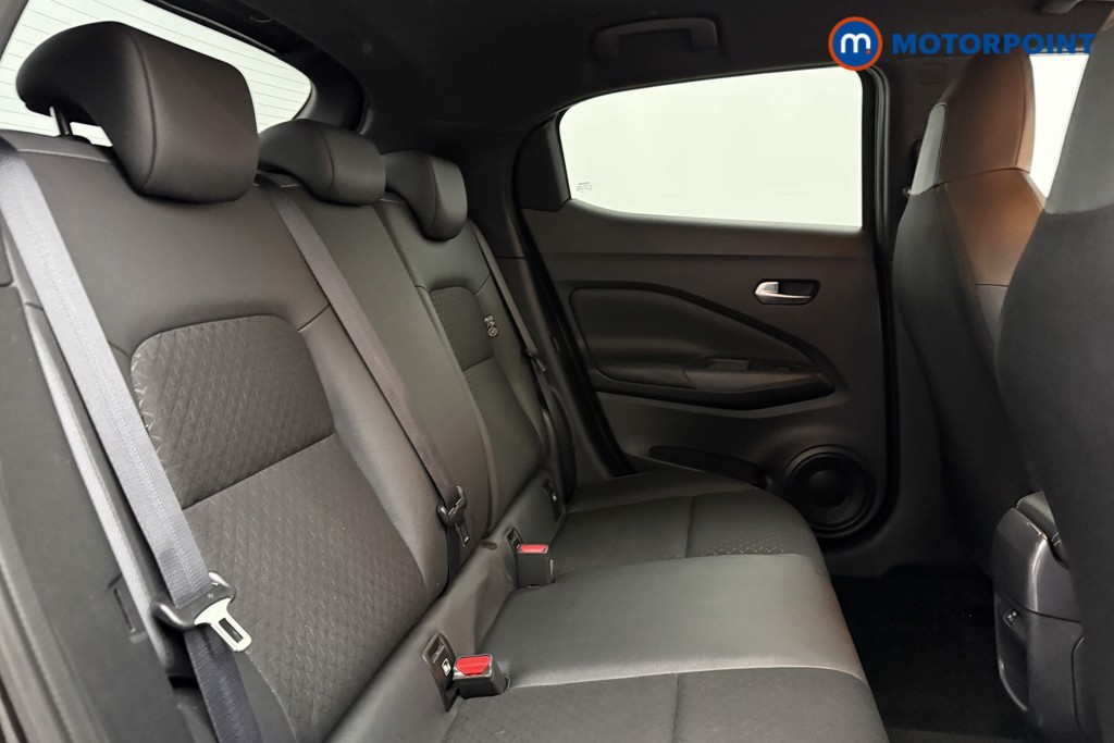 Nissan Juke N-Connecta Manual Petrol SUV - Stock Number (1628446) - 17th supplementary image