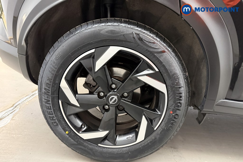 Nissan Juke N-Connecta Manual Petrol SUV - Stock Number (1628446) - 24th supplementary image