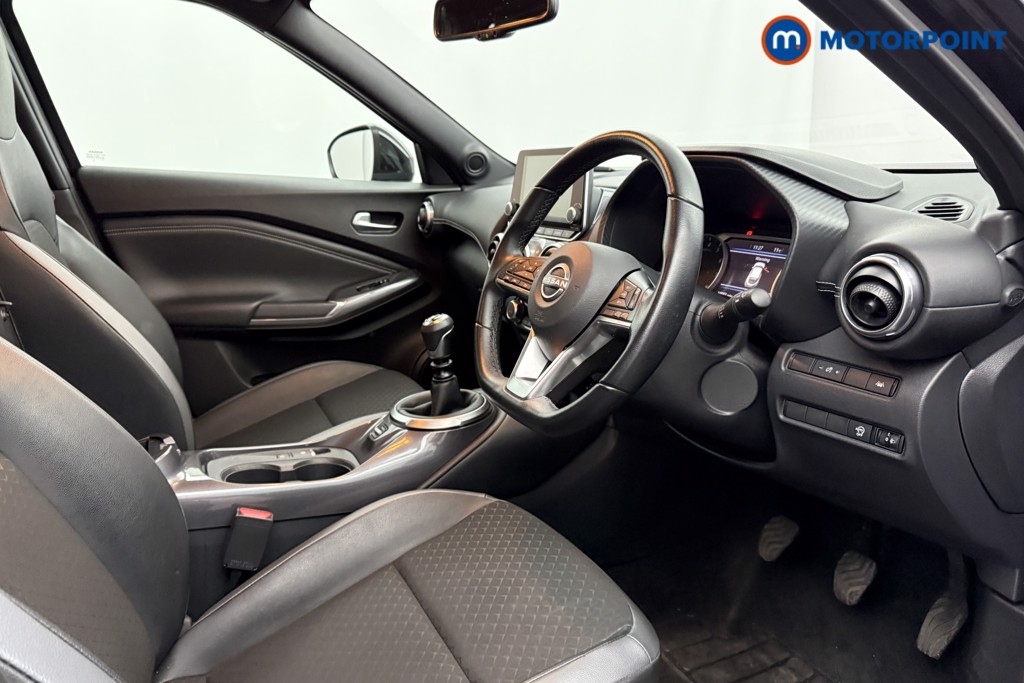 Nissan Juke N-Connecta Manual Petrol SUV - Stock Number (1628446) - 1st supplementary image