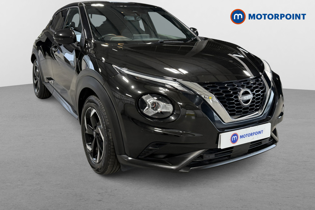 Nissan Juke N-Connecta Manual Petrol SUV - Stock Number (1628446) - Drivers side front corner