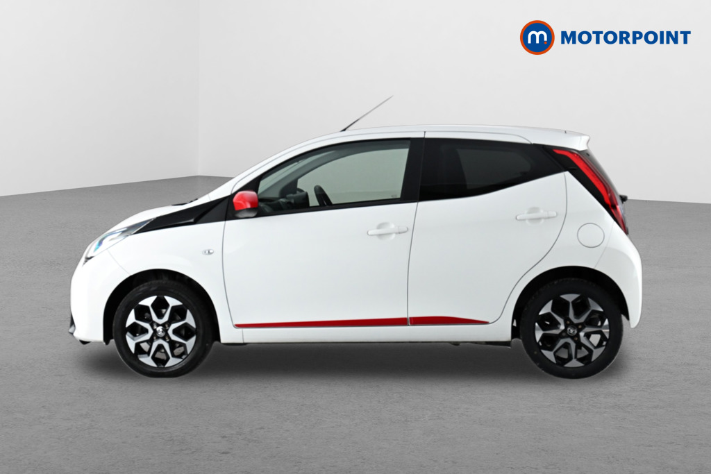 Toyota Aygo X-Trend Manual Petrol Hatchback - Stock Number (1629562) - Passenger side front corner