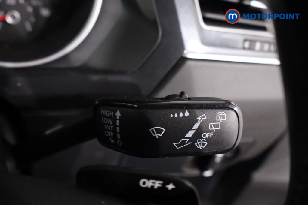 Volkswagen Tiguan Life Automatic Petrol SUV - Stock Number (1631879) - 16th supplementary image