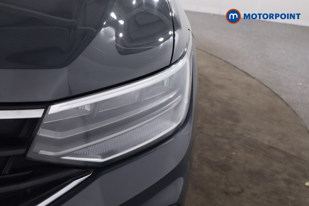 Volkswagen Tiguan Life Automatic Petrol SUV - Stock Number (1631879) - 29th supplementary image