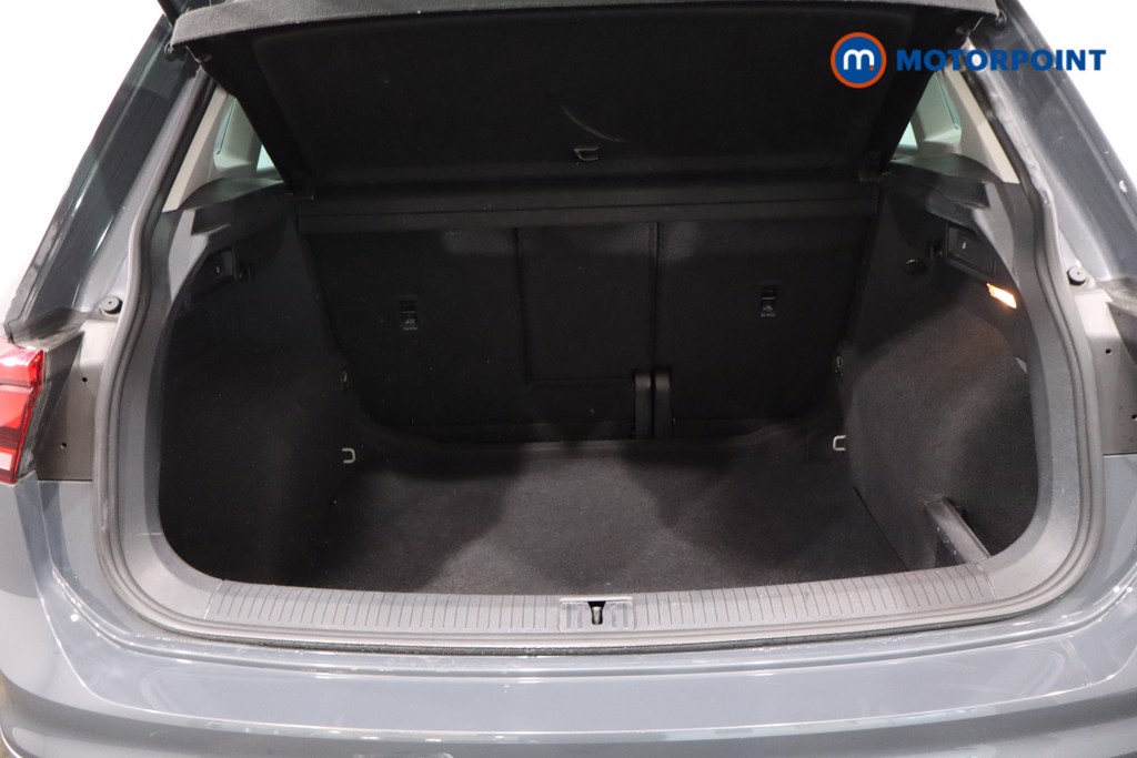 Volkswagen Tiguan Life Automatic Petrol SUV - Stock Number (1631879) - 36th supplementary image