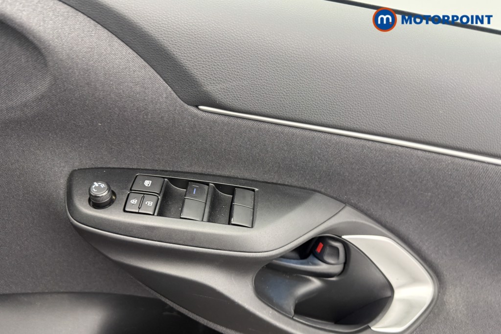 Toyota Yaris Cross Design Automatic Petrol-Electric Hybrid Estate - Stock Number (1632642) - 8th supplementary image