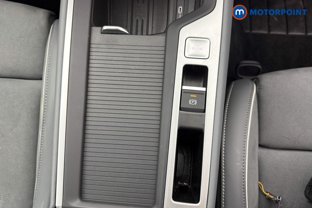 Volkswagen Passat Life Automatic Petrol Plug-In Hybrid Estate - Stock Number (1632859) - 6th supplementary image