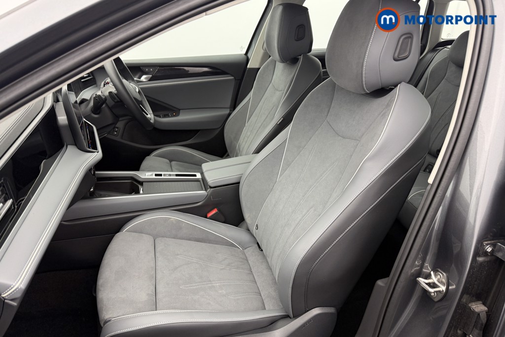 Volkswagen Passat Life Automatic Petrol Plug-In Hybrid Estate - Stock Number (1632859) - 14th supplementary image