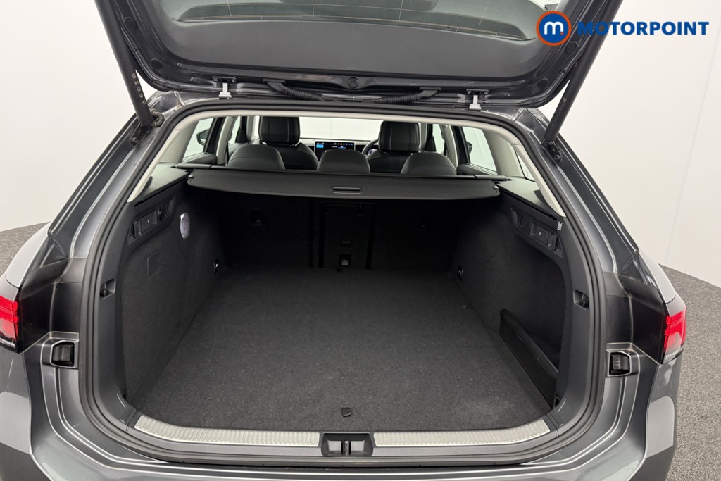 Volkswagen Passat Life Automatic Petrol Plug-In Hybrid Estate - Stock Number (1632859) - 19th supplementary image