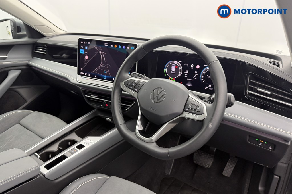 Volkswagen Passat Life Automatic Petrol Plug-In Hybrid Estate - Stock Number (1632859) - 1st supplementary image