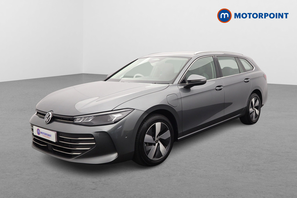 Volkswagen Passat Life Automatic Petrol Plug-In Hybrid Estate - Stock Number (1632859) - Passenger side front corner