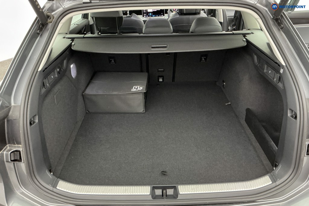 Volkswagen Passat Life Automatic Petrol Plug-In Hybrid Estate - Stock Number (1632875) - 3rd supplementary image