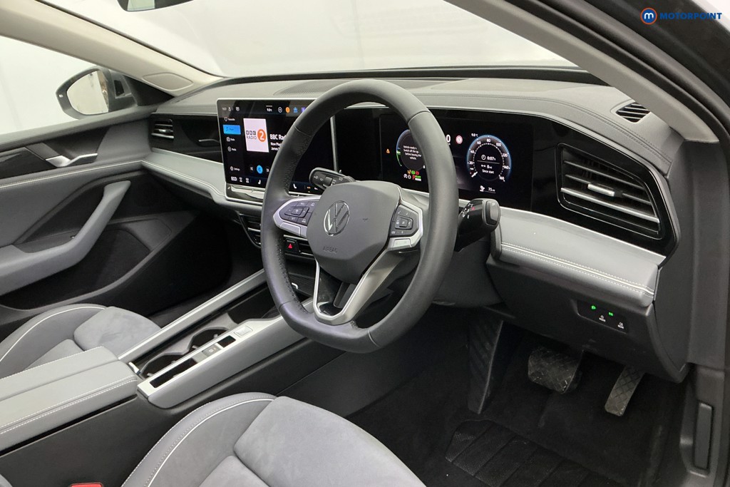 Volkswagen Passat Life Automatic Petrol Plug-In Hybrid Estate - Stock Number (1632875) - 7th supplementary image