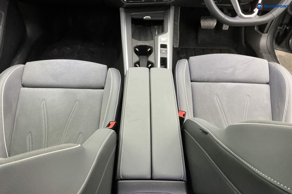 Volkswagen Passat Life Automatic Petrol Plug-In Hybrid Estate - Stock Number (1632875) - 10th supplementary image