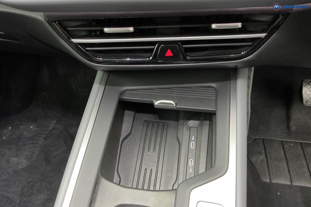 Volkswagen Passat Life Automatic Petrol Plug-In Hybrid Estate - Stock Number (1632875) - 18th supplementary image