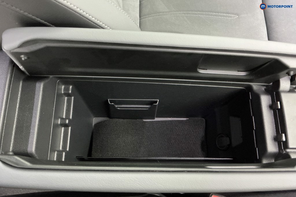 Volkswagen Passat Life Automatic Petrol Plug-In Hybrid Estate - Stock Number (1632875) - 19th supplementary image