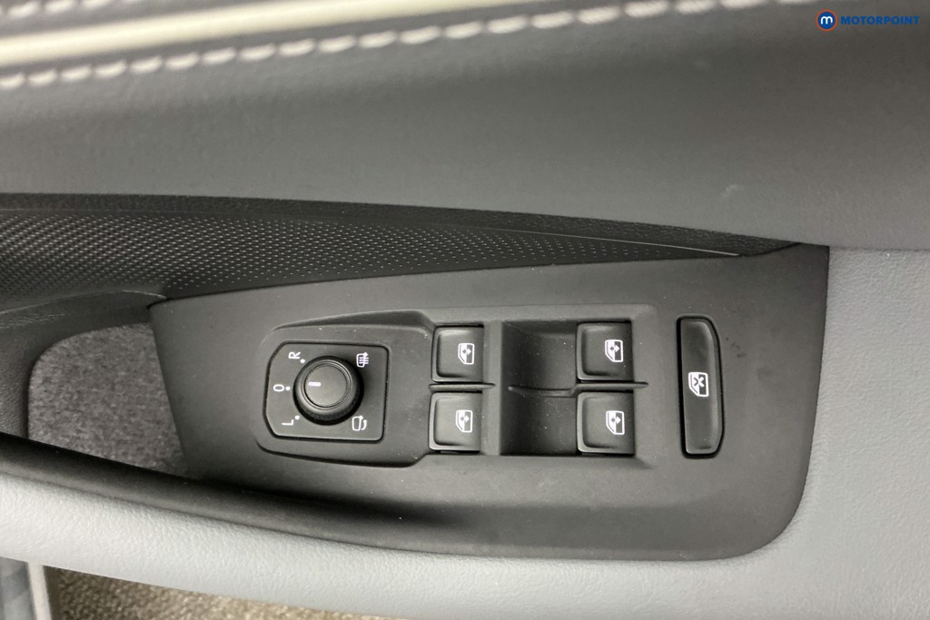 Volkswagen Passat Life Automatic Petrol Plug-In Hybrid Estate - Stock Number (1632875) - 29th supplementary image