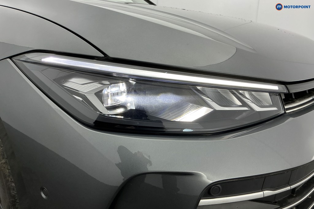 Volkswagen Passat Life Automatic Petrol Plug-In Hybrid Estate - Stock Number (1632875) - 34th supplementary image