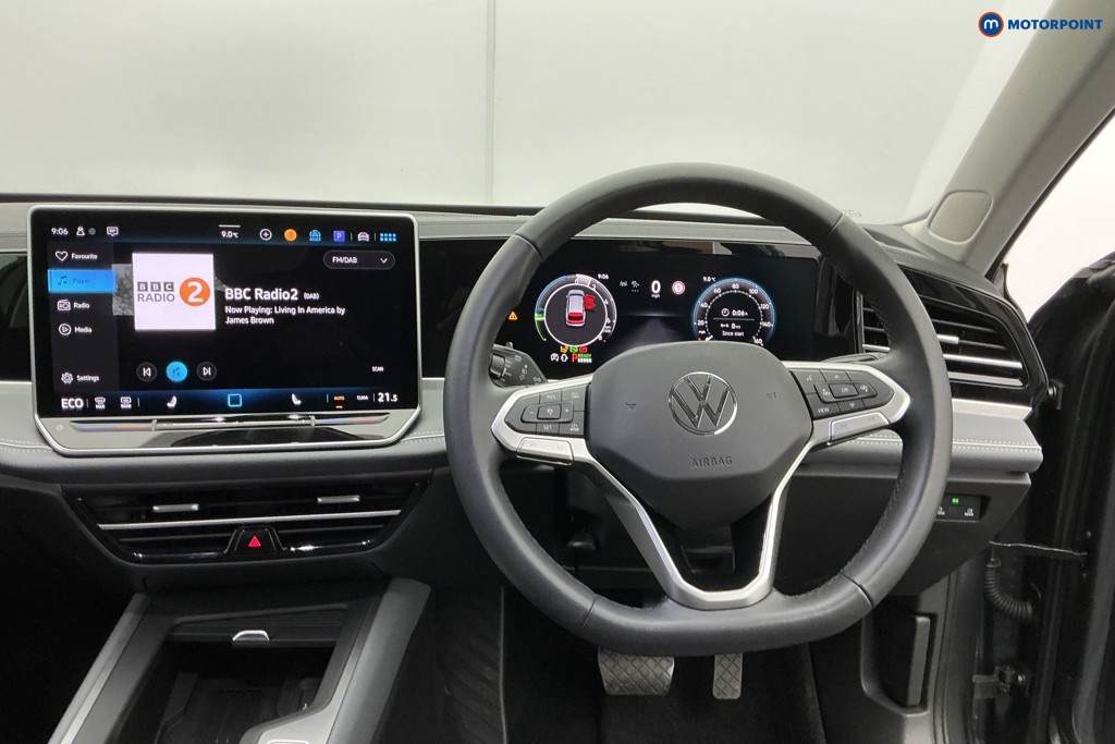 Volkswagen Passat Life Automatic Petrol Plug-In Hybrid Estate - Stock Number (1632875) - 1st supplementary image