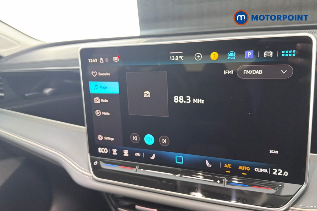 Volkswagen Passat Life Automatic Petrol Plug-In Hybrid Estate - Stock Number (1632890) - 9th supplementary image