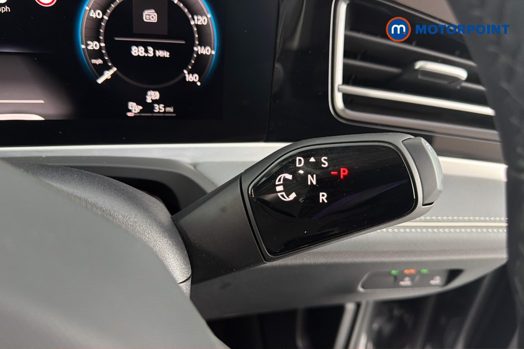 Volkswagen Passat Life Automatic Petrol Plug-In Hybrid Estate - Stock Number (1632890) - 15th supplementary image