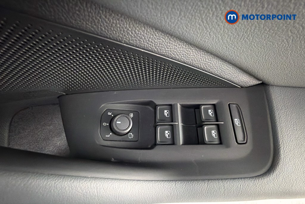 Volkswagen Passat Life Automatic Petrol Plug-In Hybrid Estate - Stock Number (1632890) - 20th supplementary image