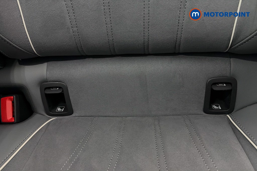 Volkswagen Passat Life Automatic Petrol Plug-In Hybrid Estate - Stock Number (1632890) - 29th supplementary image