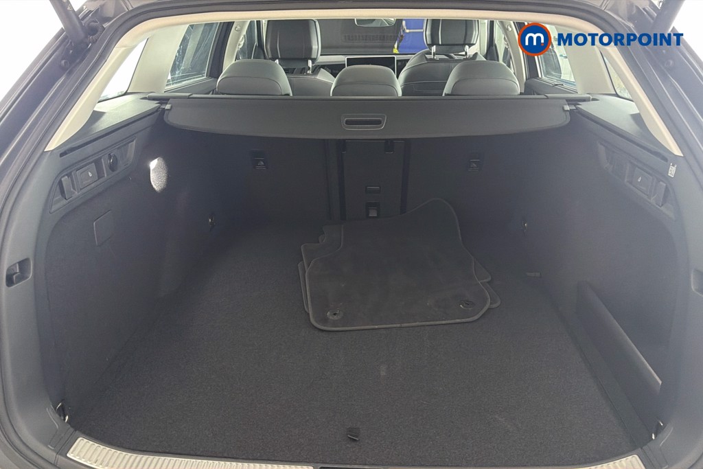Volkswagen Passat Life Automatic Petrol Plug-In Hybrid Estate - Stock Number (1632890) - 33rd supplementary image