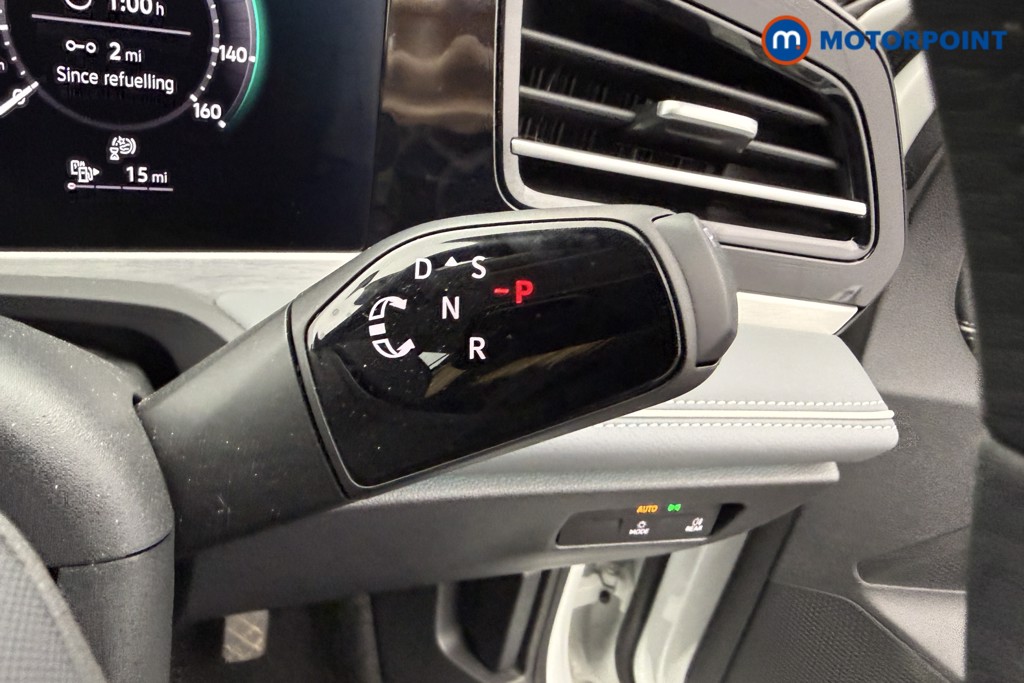 Volkswagen Passat Life Automatic Petrol Plug-In Hybrid Estate - Stock Number (1632922) - 10th supplementary image